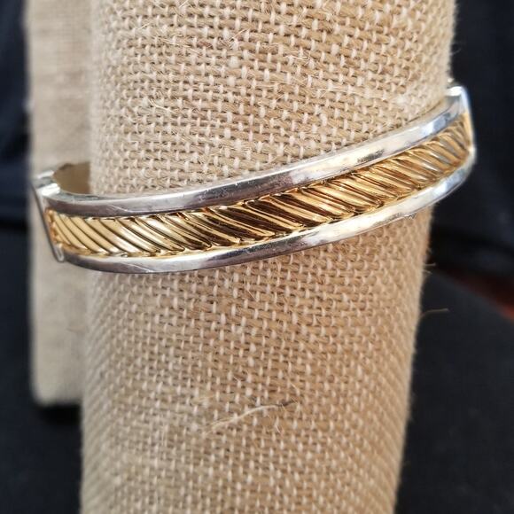 VTG - Unbranded 2 Tone Gold Silver 2 1/2 inch Cuff Bracelet - PO VGC - Picture 1 of 14
